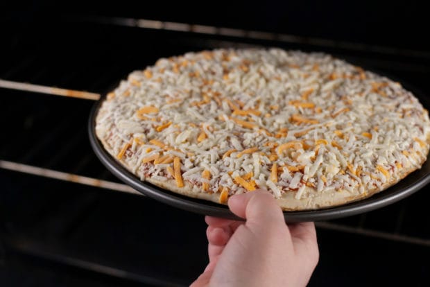 nướng pizza đông lạnh