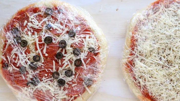 chế biến pizza đông lạnh